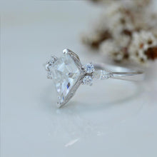 Load image into Gallery viewer, 2.5 Carat Kite Moissanite Engagement Ring. 2.5CT Fancy Shape Moissanite Ring