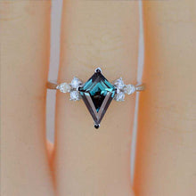 Load image into Gallery viewer, 2.5 Carat Kite Alexandrite Engagement Ring. 2.5CT Fancy Shape Alexandrite Ring