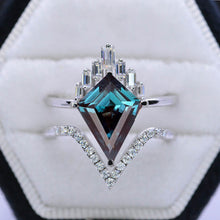 Load image into Gallery viewer, 14K Gold 4 Carat Kite Alexandrite Halo Engagement Ring, Eternity Ring Set