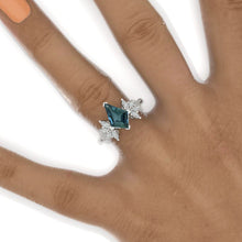 Load image into Gallery viewer, 3 Carat Kite Teal Sapphire Engagement Ring. 3CT Fancy Shape Teal Sapphire Ring