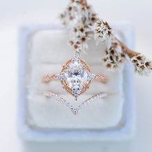 Load image into Gallery viewer, 14K Rose Gold Ring 2CT Oval Vintage Wedding Ring, Oval Moissanite Halo Engagement Ring Set
