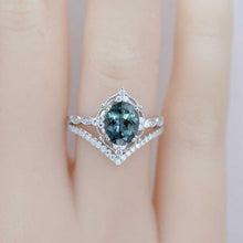 Load image into Gallery viewer, 14K White Gold Ring 2CT Oval Vintage Wedding Ring, Oval Teal Sapphire Halo Engagement Ring Set