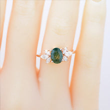 Load image into Gallery viewer, 1.5 Carat Oval Green Moss Agate Cluster 14K Rose Gold Ring