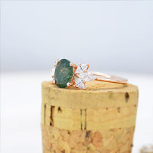Load image into Gallery viewer, 1.5 Carat Oval Green Moss Agate Cluster 14K Rose Gold Ring