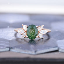 Load image into Gallery viewer, 1.5 Carat Oval Green Moss Agate Cluster 14K Rose Gold Ring