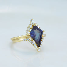 Load image into Gallery viewer, 14K Gold 4 Carat Kite Alexandrite Halo Engagement Ring, Eternity Ring Set