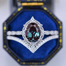 Load image into Gallery viewer, 14K Rose Gold Ring 2CT Oval Vintage Wedding Ring, Oval Alexandrite Halo Engagement Ring Set