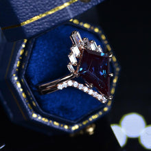 Load image into Gallery viewer, 14K Gold 4 Carat Kite Alexandrite Halo Engagement Ring, Eternity Ring Set