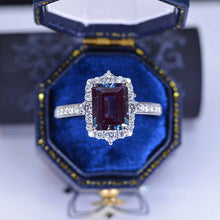 Load image into Gallery viewer, 3 Carat Cut Alexandrite Halo Gold Engagement Ring