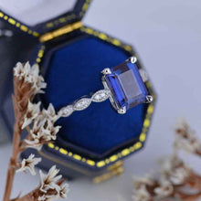 Load image into Gallery viewer, 3 Carat Emerald Cut Alexandrite Luxury Vintage Ring