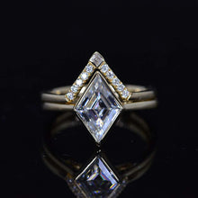 Load image into Gallery viewer, 2.5 Carat Kite Moissanite Engagement Ring. 2.5CT Fancy Kite Shape Moissanite Ring Set