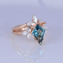 Load image into Gallery viewer, 2.5 Carat Kite Teal Sapphire Engagement Ring. 2.5CT Fancy Shield Shape Teal Sapphire Ring Set