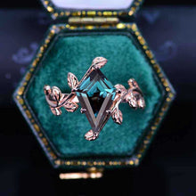 Load image into Gallery viewer, 2.5 Carat Kite Alexandrite Engagement Ring. 2.5CT Fancy Shield Shape Alexandrite Rose Gold Ring