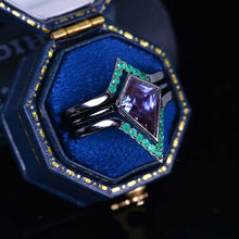 Load image into Gallery viewer, 14K White Gold 3 Carat Kite Alexandrite Bezel Engagement Ring, Emerald Three Rings Set