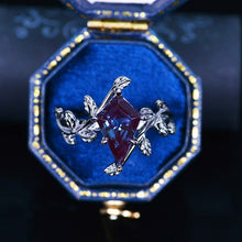 Load image into Gallery viewer, 2.5 Carat Kite Alexandrite Black Gold Engagement Ring. 2.5CT Fancy Shield Shape Alexandrite Ring