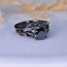 Load image into Gallery viewer, Black Moissanite Lattice Black Gold Celtic Engagement Ring Set