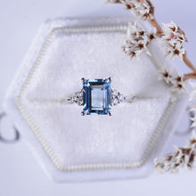Load image into Gallery viewer, 3Ct Emerald cut Aquamarine ring, Aquamarine solitaire ring, natural aquamarine ring, genuine aquamarine emerald cut vintage ring