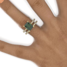 Load image into Gallery viewer, green moissanite