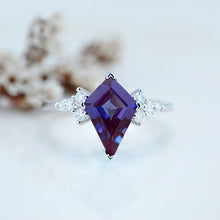 Load image into Gallery viewer, 3 Carat Kite Alexandrite Engagement Ring. 3CT Fancy Shape Alexandrite Ring