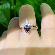 Load image into Gallery viewer, Pear Cut Alexandrite Engagement Rose Gold Ring Set