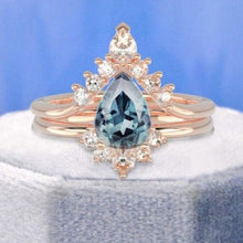 Load image into Gallery viewer, 14K Solid Gold Ring 2CT Pear Alexandrite Moissanite Wedding Ring Moissanite Double Halo Engagement Ring Anniversary Eternity Gold Ring Set