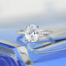 Load image into Gallery viewer, 2 Carat Oval Engagement Ring