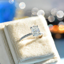 Load image into Gallery viewer, 14K White Gold 1.5 Carat Oval Moissanite Engagement Ring