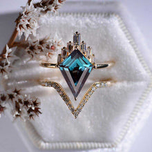 Load image into Gallery viewer, 14K Gold 4 Carat Kite Alexandrite Halo Engagement Ring, Eternity Ring Set