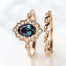 Load image into Gallery viewer, Vintage Oval Shaped Alexandrite Engagement Flower Ring