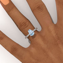Load image into Gallery viewer, 1.8 Carat Genuine Aquamarine Pear Cut Engagement Gold Engagement Ring.