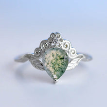 Load image into Gallery viewer, Genuine Moss Agate Pear Shape Floral Gold Ring
