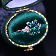 Load image into Gallery viewer, 2Ct Cushion Green Moissanite Vintage Engagement Ring
