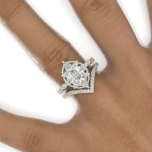 Load image into Gallery viewer, V Shaped Moissanite Stackable Ring
