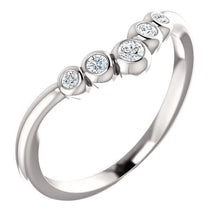 Load image into Gallery viewer, Bezel Set Graduated &quot;V&quot; Ring 14K Gold 1/8 CTW Diamond - Giliarto
