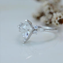 Load image into Gallery viewer, 2.5 Carat Kite Moissanite Engagement Ring. 2.5CT Fancy Shape Moissanite Ring
