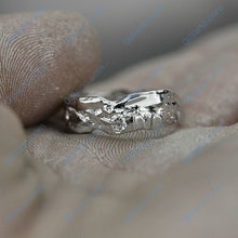 Load image into Gallery viewer, &quot;Liquid Gold&quot; Diamond Men&#39;s Ring.

