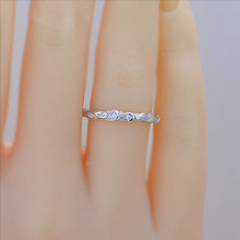 Load image into Gallery viewer, Giliarto Moissanite Ornamental Gold Ring
