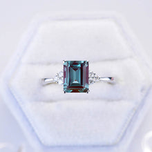 Load image into Gallery viewer, 3 Carat Emerald Cut Alexandrite Luxury Vintage Ring
