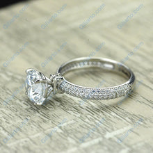 Load image into Gallery viewer, oval moissanite engagement ring
